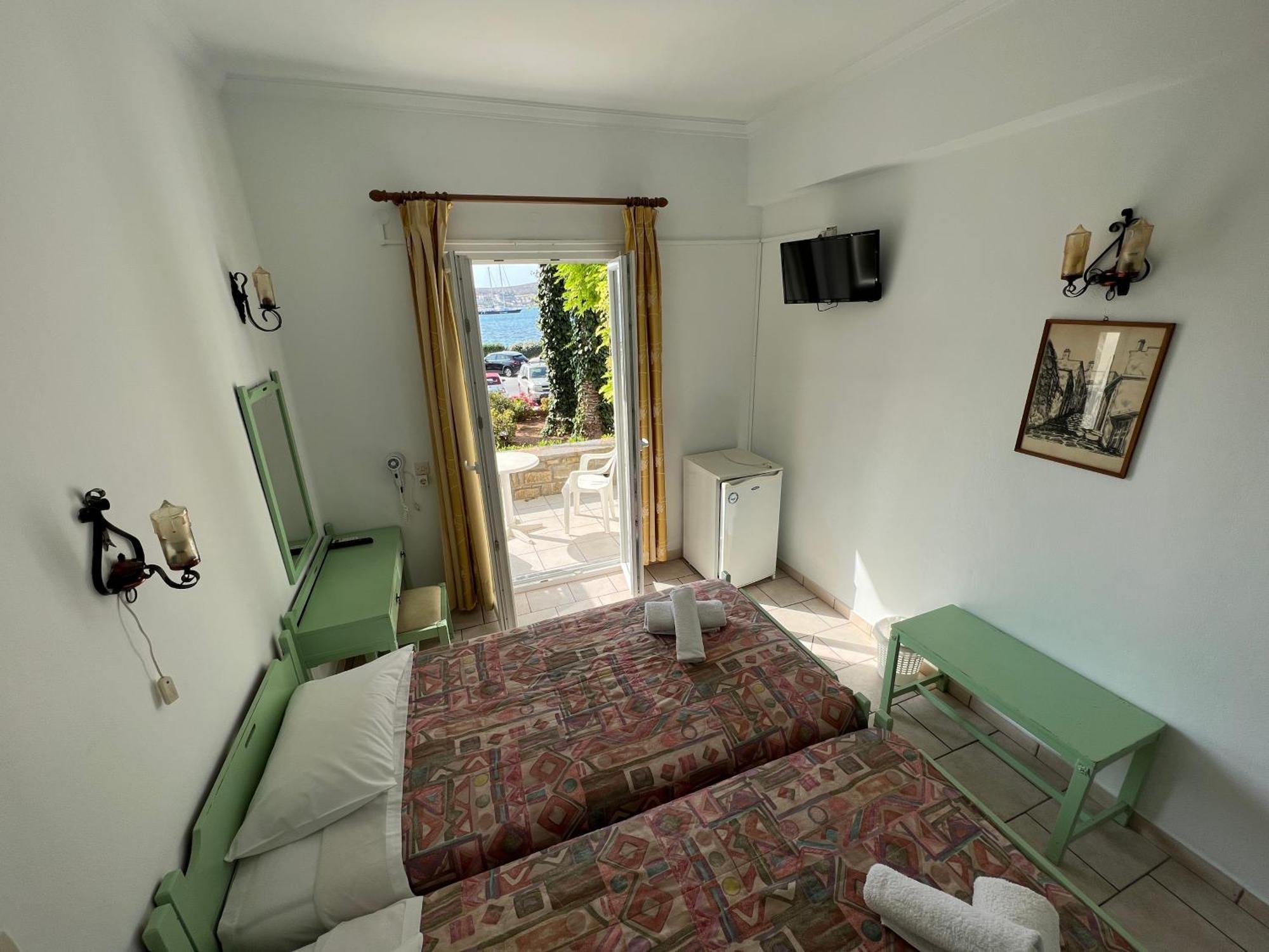 Hotel Asterias - Seafront 2*